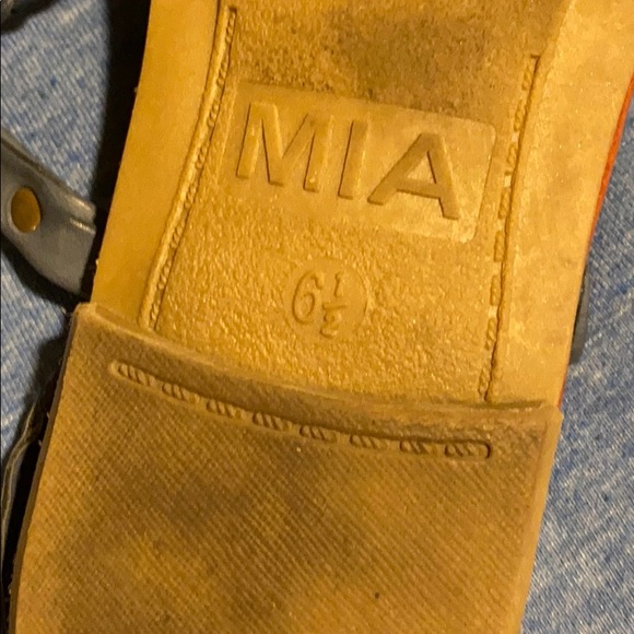 Lace up Sandals - Picture 4 of 4